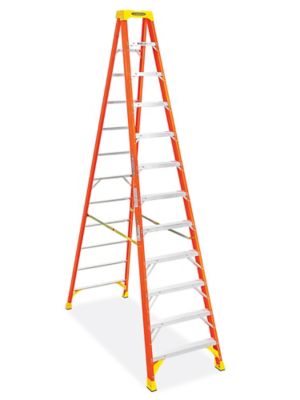 1:12 scale Wooden Step Ladder folds up U3192