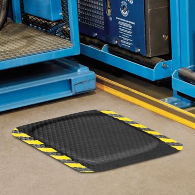 Hog Heaven&reg; Nitrile Mat - 7/8" thick, 2 x 3', Black/Yellow H-3114B/Y
