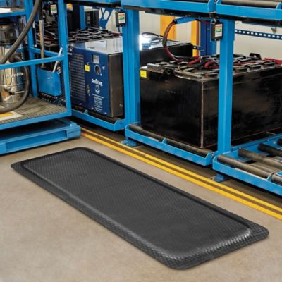 Hog Heaven&reg; Nitrile Mat - 7/8" thick, 3 x 8', Black H-4487BL