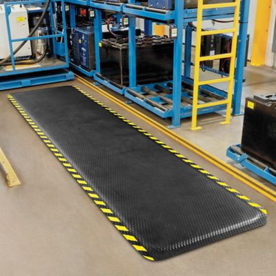 Hog Heaven&reg; Nitrile Mat - 5/8" thick, 4 x 16' H-5142