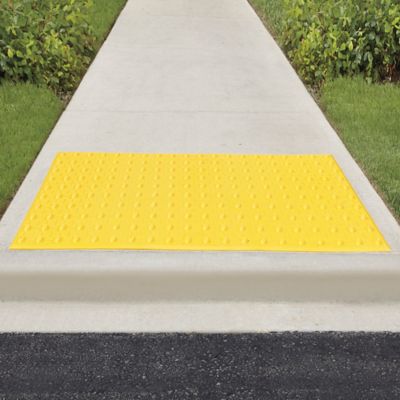  Dalles de guidage approuvées par l'ADA – Installation sur surface, 2 x 5 pi