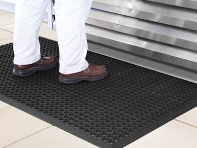 Even Stripe Utility Mat Marine - urbAna