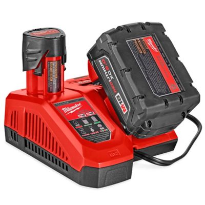 Chargeur de voiture MILWAUKEE M12-18 AC 4932459205