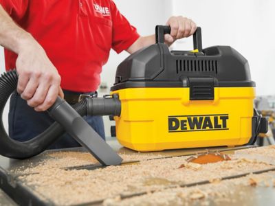 DeWalt® Aspiradora Portátil para Sólidos y Líquidos - 4 Galones H