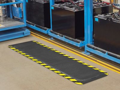 Hog Heaven&reg; Nitrile Mat - 7/8" thick, 2 x 8' H-9372