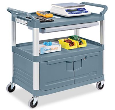 Chariot de service avec armoire