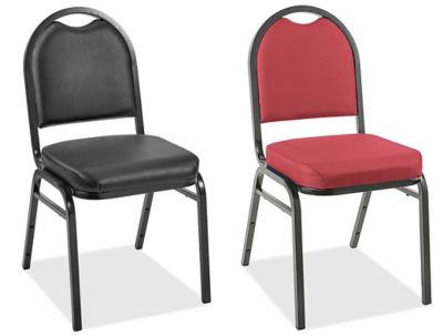Chaises de banquet empilables