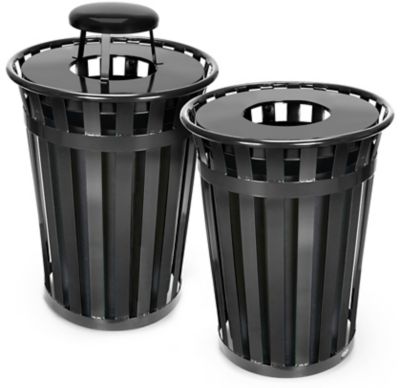 Poubelles de cour