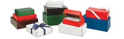 Boîtes d'expédition colorées