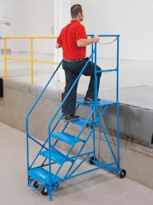 Plateformes de travail avec sortie arrière
