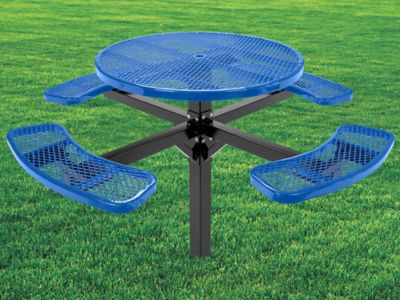 Tables de pique-nique ancrées dans le sol