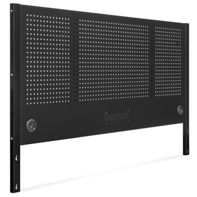 Panneaux perforés pour établis de luxe