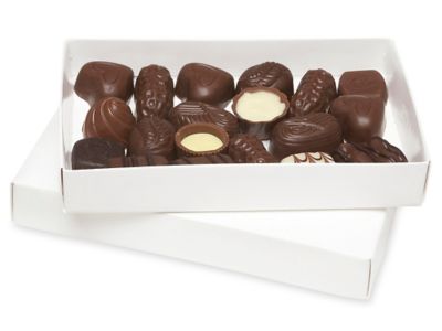 1/2 lb Candy Boxes - 7 x 4 3/8 x 1 1/8", White S-12462