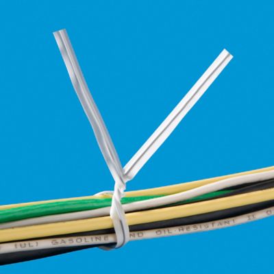  Liens torsadés prédécoupés en plastique – 7 po