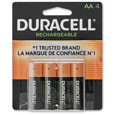 Paquete de Baterías Recargables Duracell, con 4 Baterías AAA.