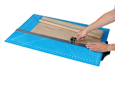 24 x 36 White/Blue Self Healing 5-6 Layer Double Sided Durable Non-Slip PVC Cutting  Mat, 24” x 36” - King Soopers