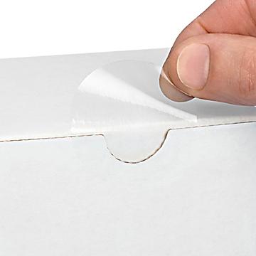 Étiquettes adhésives pour envois postaux