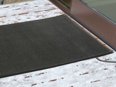 Tapis d'entrée en caoutchouc – 2 x 2 2/3 pi H-1711 - Uline