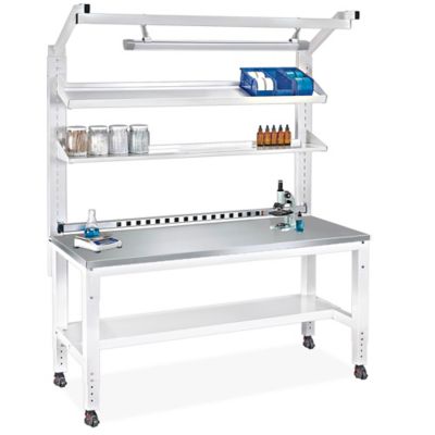 Postes de travail de laboratoire