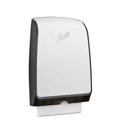 Scott<span class="css-sup">MD</span> Control<span class="css-sup">MC</span> Slimfold<span class="css-sup">MC</span> – Serviettes et distributeur
