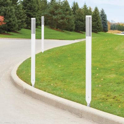 Poteau indicateur flexible