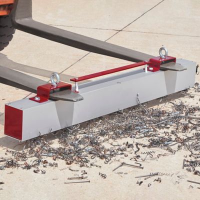 Balayeuse magnétique pour chariot élévateur
